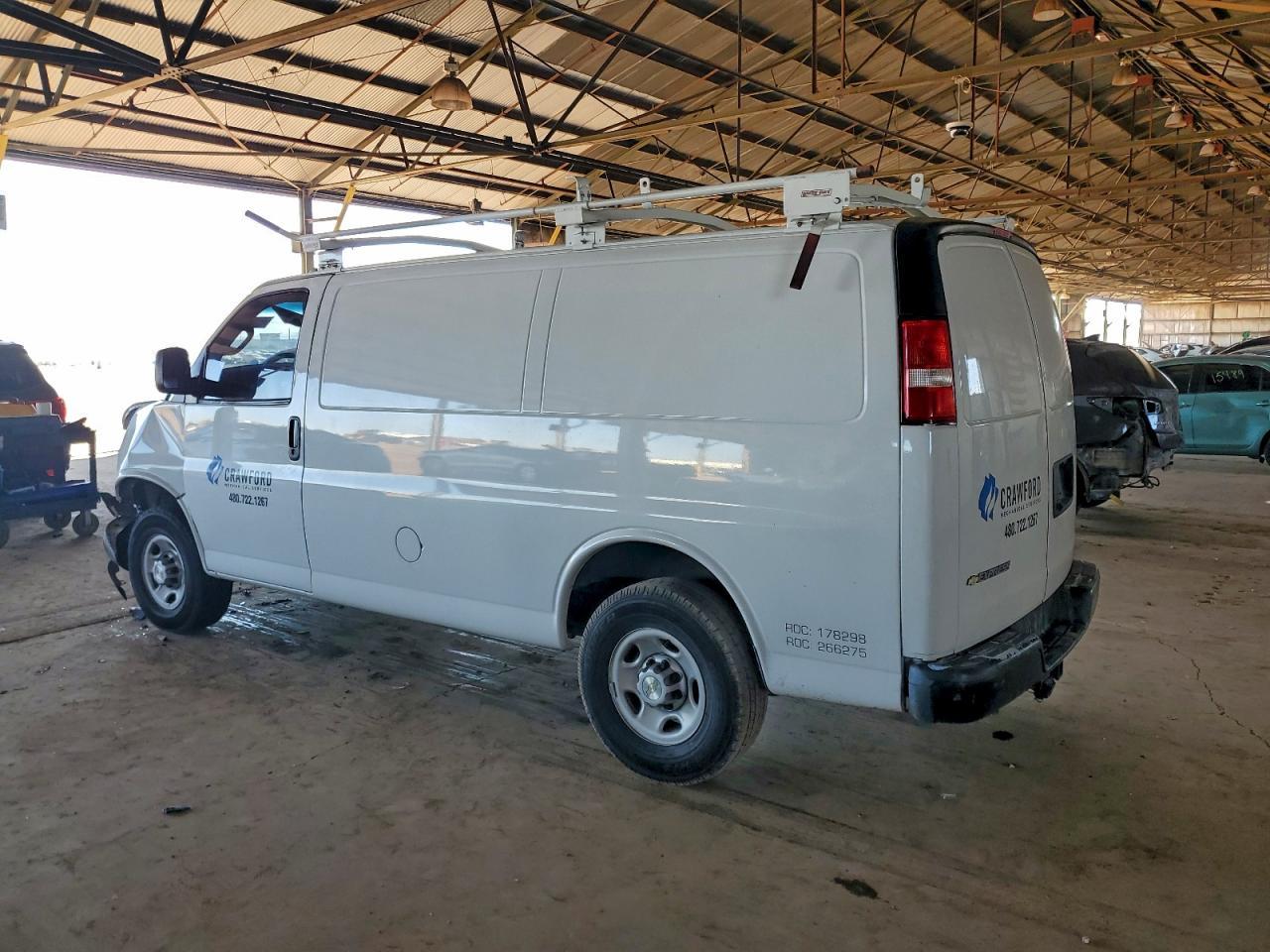 2021 Chevrolet Express G2500 - zdjęcie 2