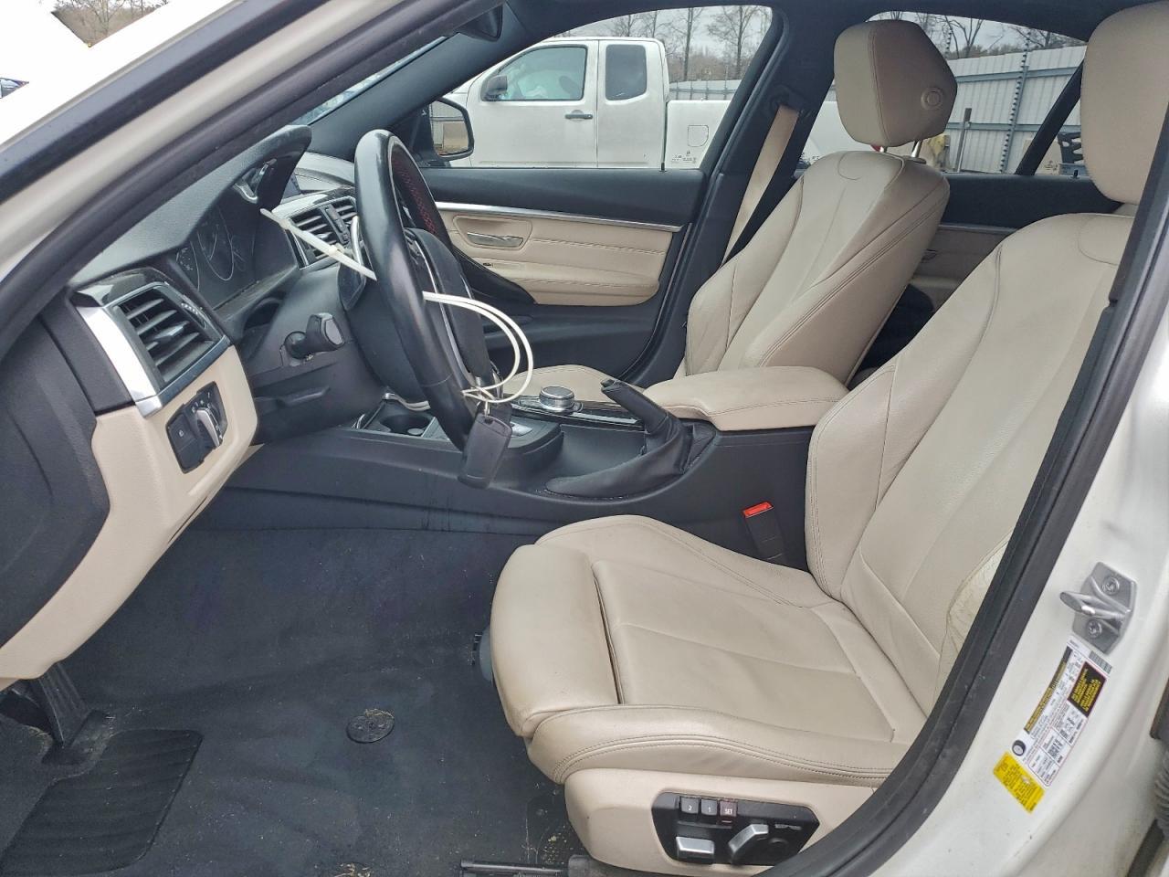 2018 BMW 330 I - zdjęcie 7