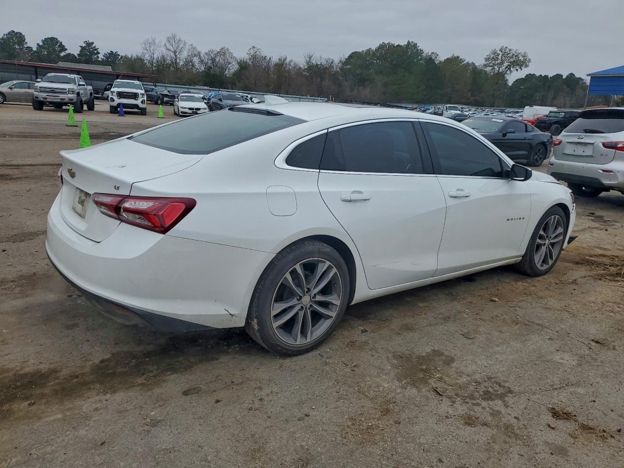 2021 Chevrolet Malibu Lt - zdjęcie 3