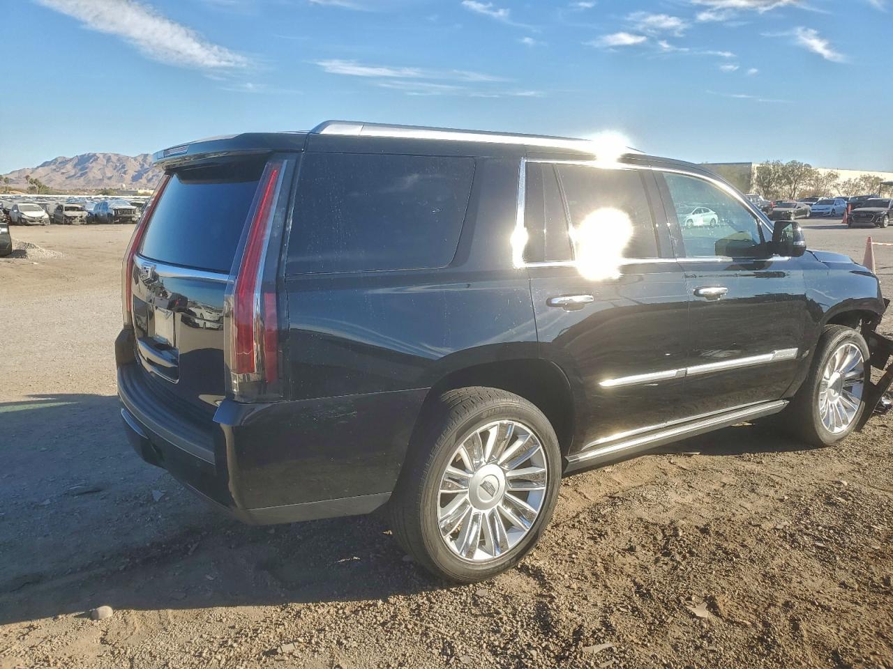 2016 Cadillac Escalade Platinum - zdjęcie 3