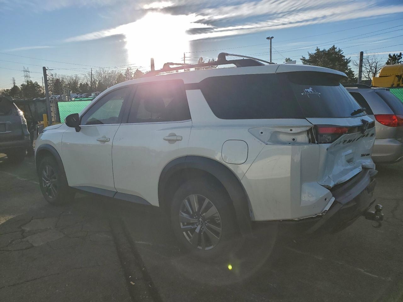 2024 Nissan Pathfinder Sv - zdjęcie 2