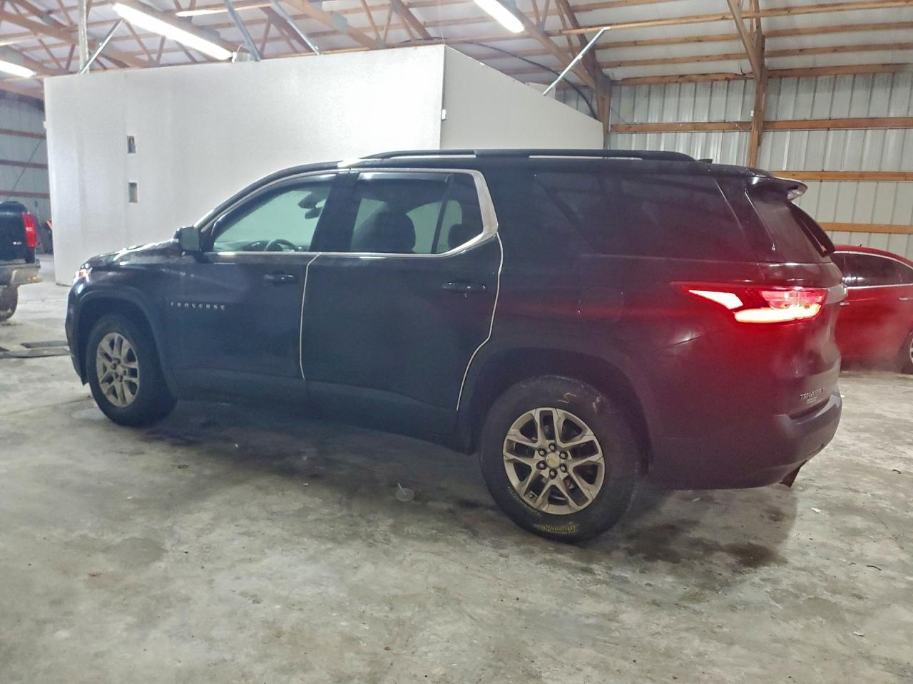 2020 Chevrolet Traverse Lt - zdjęcie 2