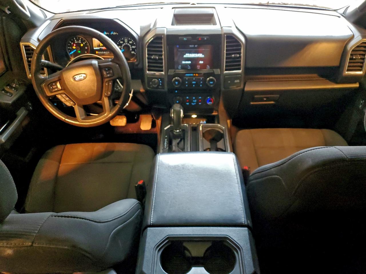 2016 Ford F150 Super Cab - zdjęcie 8