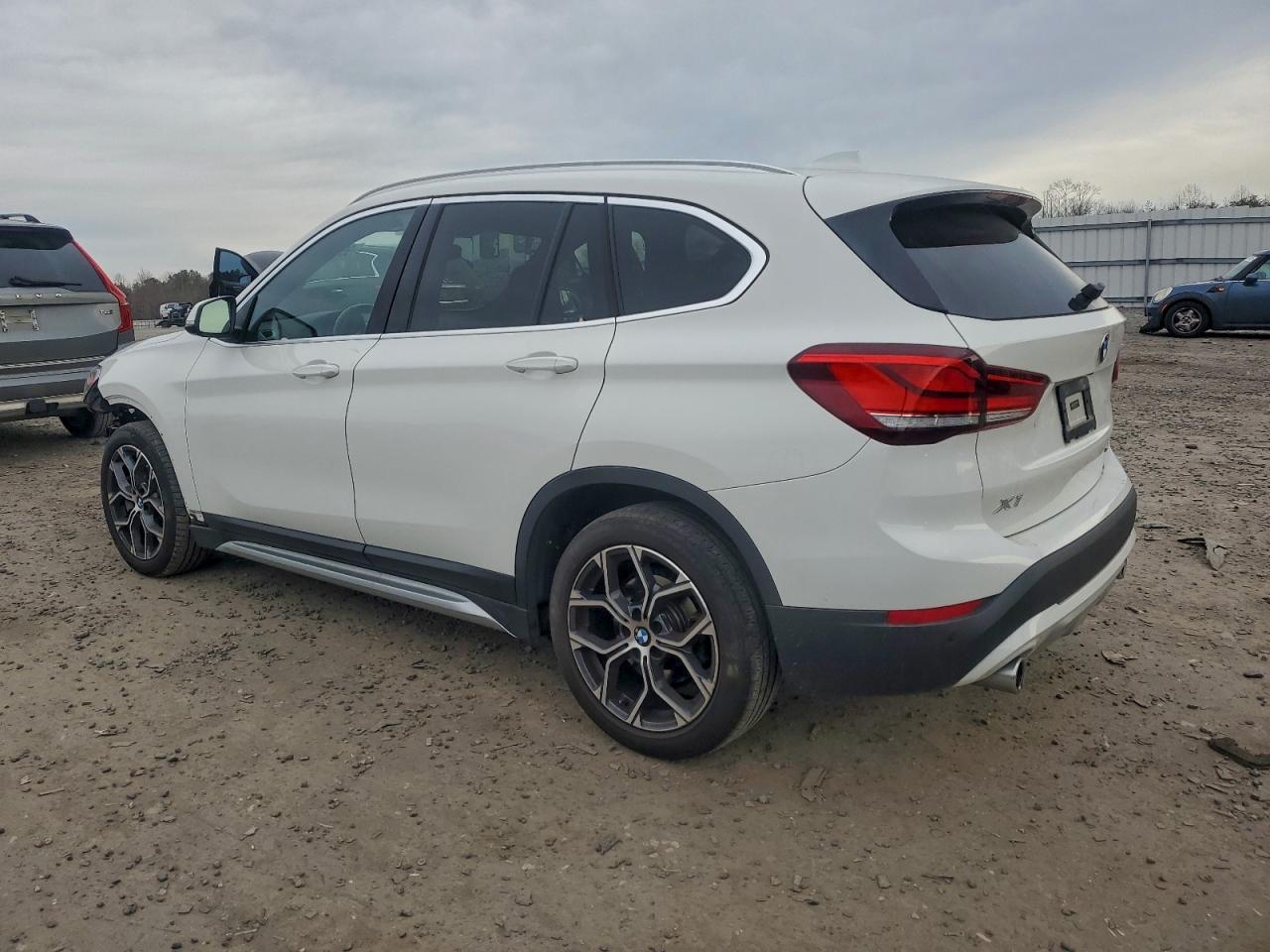 2020 BMW X1 xDrive28I - zdjęcie 2