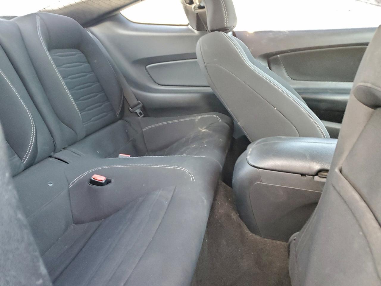 2016 Ford Mustang - zdjęcie 10