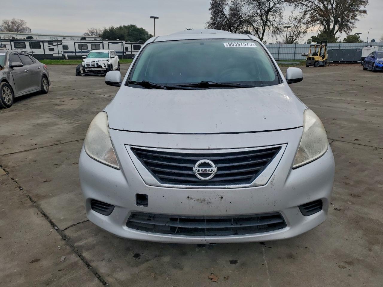 2014 Nissan Versa S - zdjęcie 5