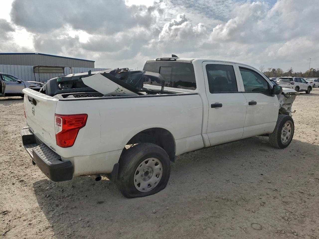 2022 Nissan Titan Xd S - zdjęcie 3