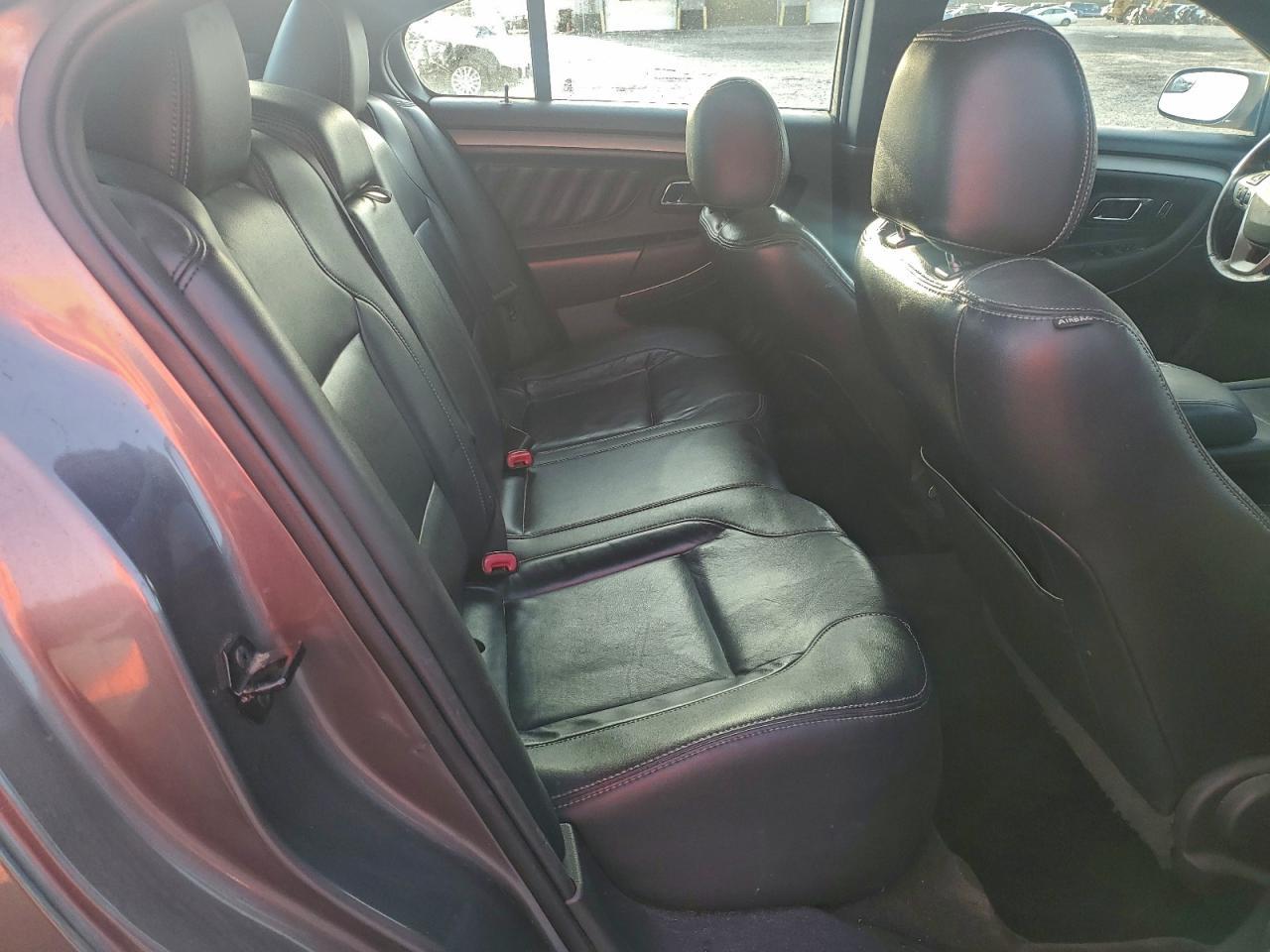 2013 Ford Taurus - zdjęcie 10