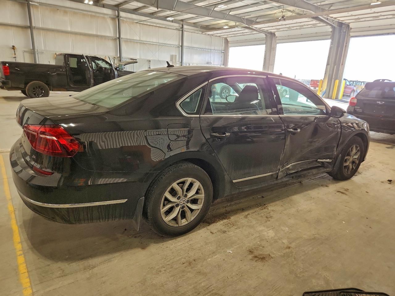 2017 Volkswagen Passat S - zdjęcie 3