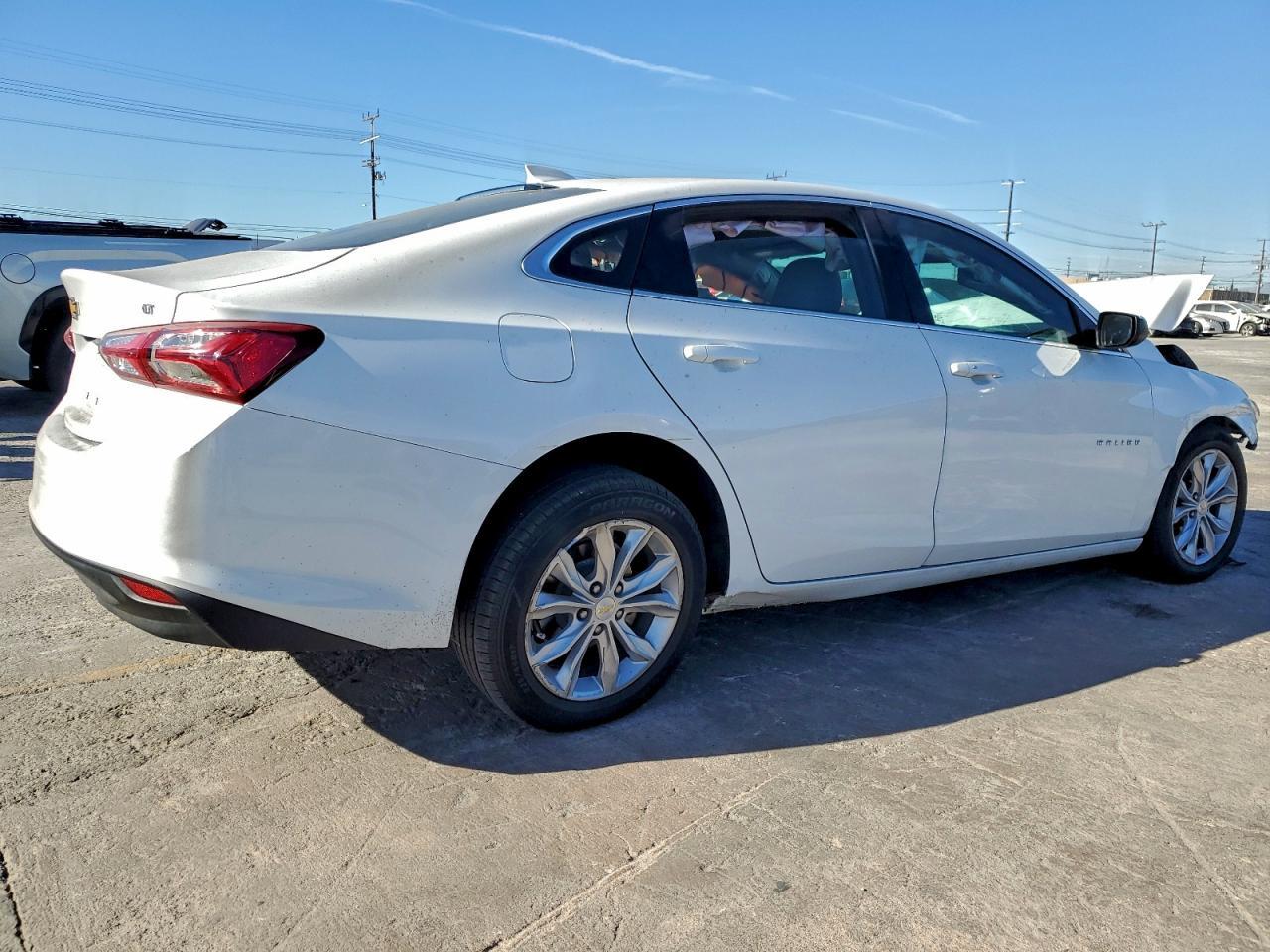 2022 Chevrolet Malibu Lt - zdjęcie 3