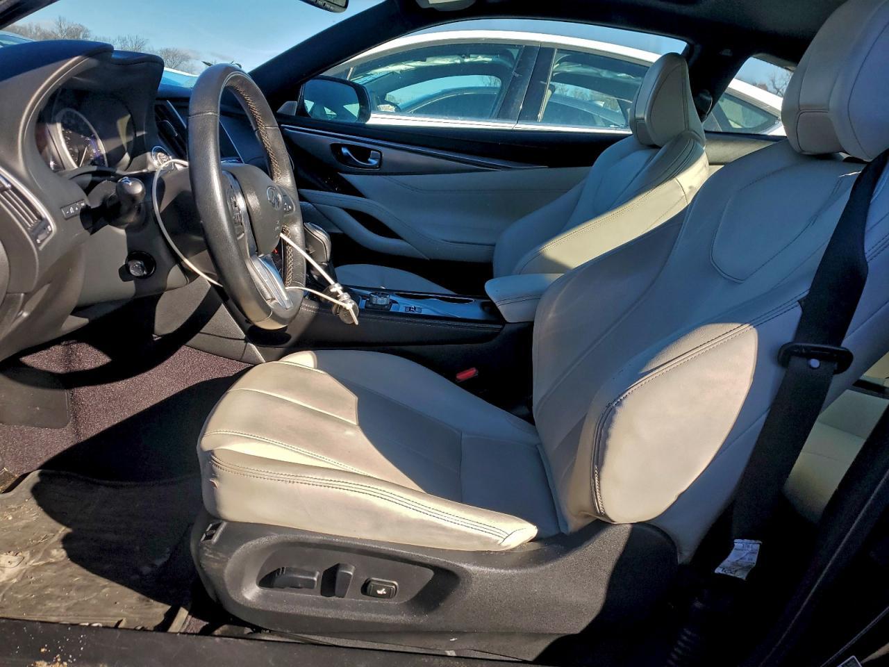 2018 Infiniti Q60 Luxe 300 - zdjęcie 7