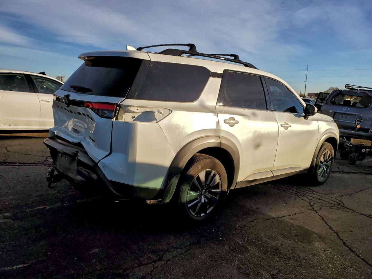 2024 Nissan Pathfinder Sv - zdjęcie 3