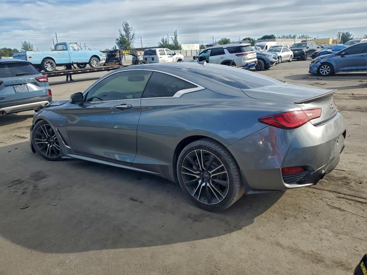 2018 Infiniti Q60 Luxe 300 - zdjęcie 2