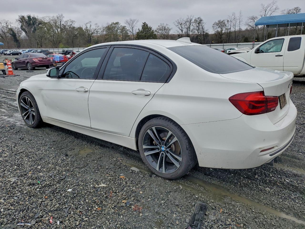 2018 BMW 330 I - zdjęcie 2