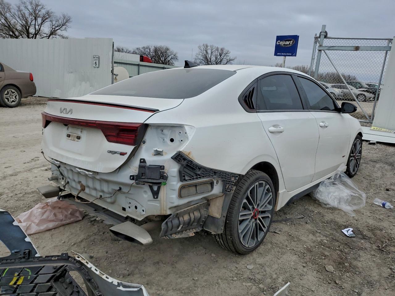 2022 Kia Forte Gt - zdjęcie 3