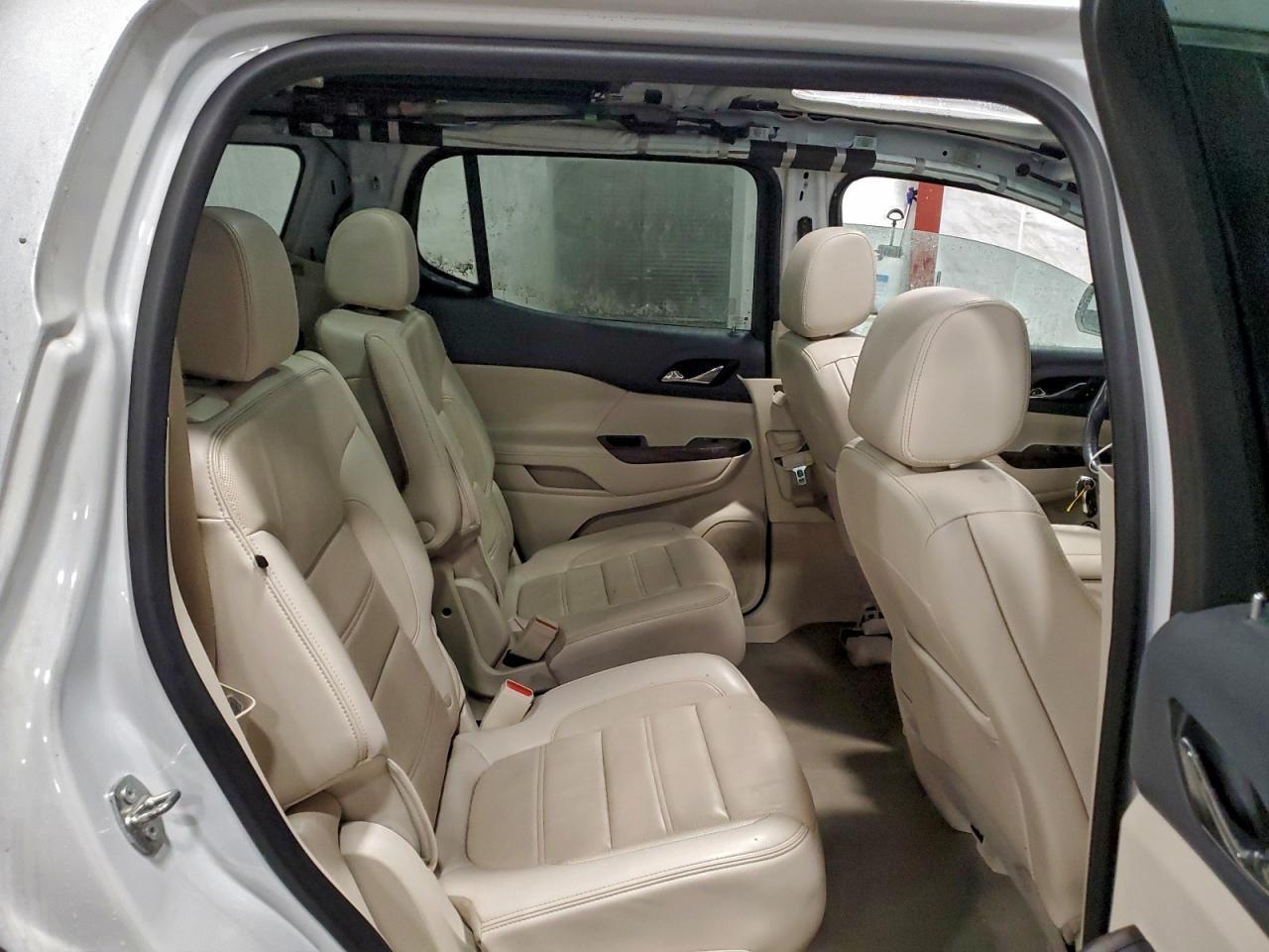 2020 GMC Acadia Denali - zdjęcie 11