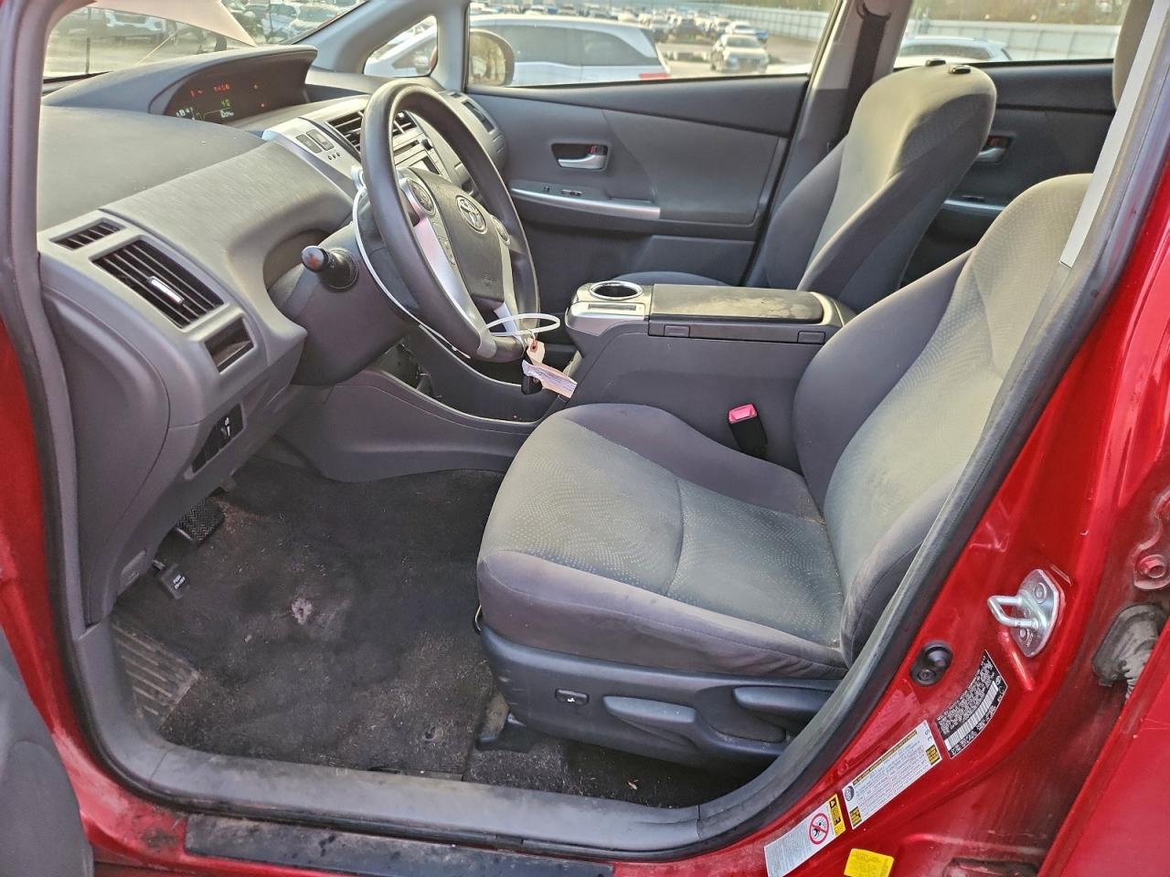 2014 Toyota Prius V - zdjęcie 7