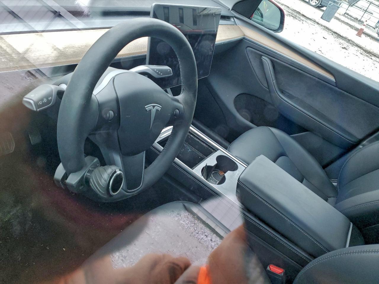 2024 Tesla Model Y - zdjęcie 8