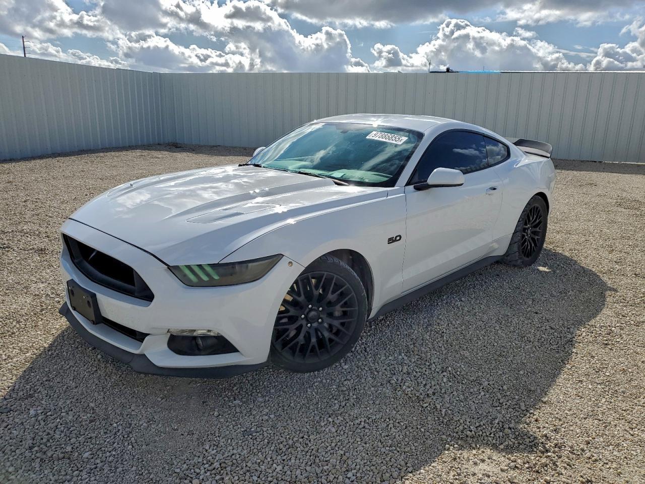 Ford Mustang - zdjęcie 1