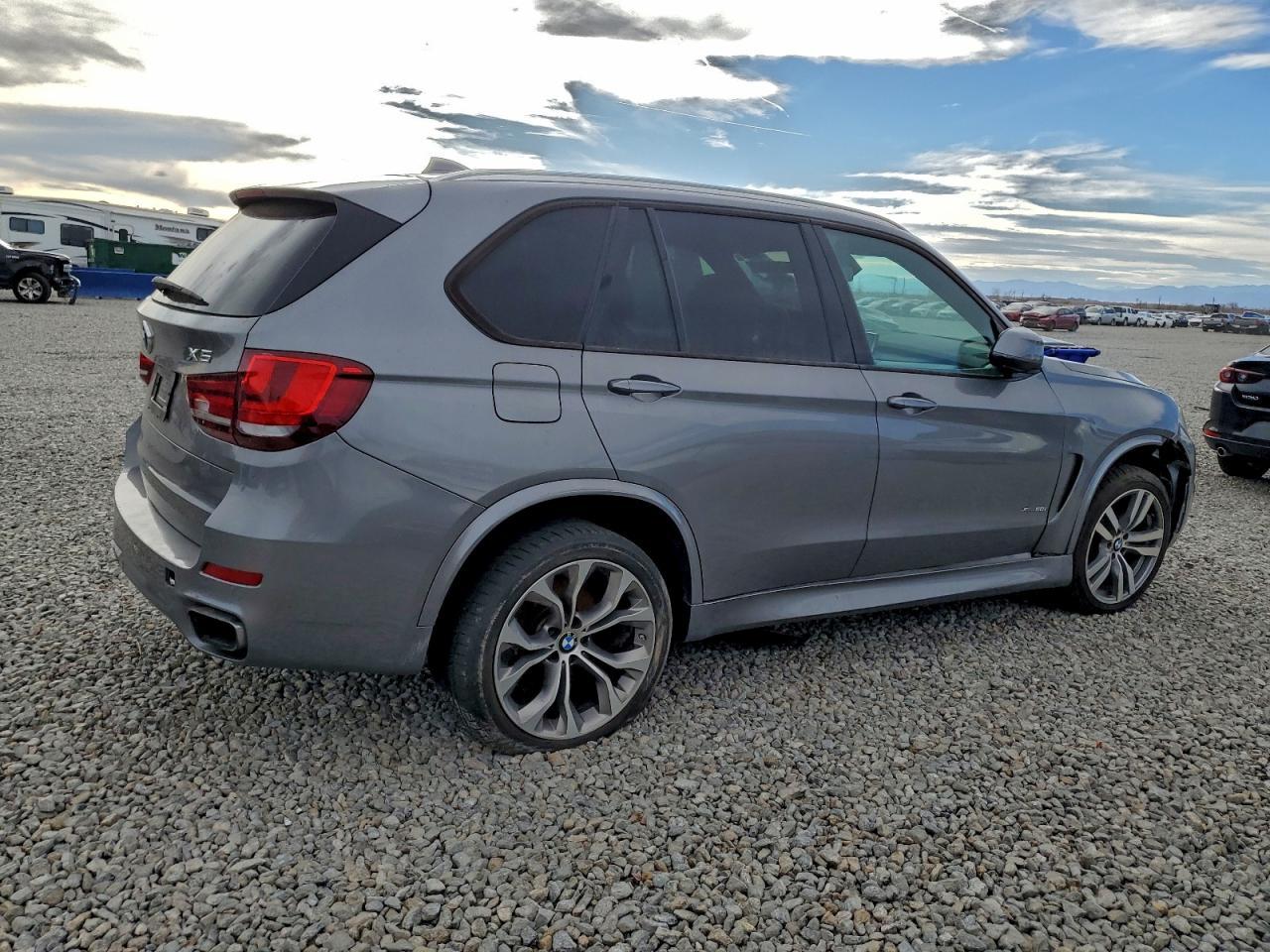 2014 BMW X5 xDrive50I - zdjęcie 3