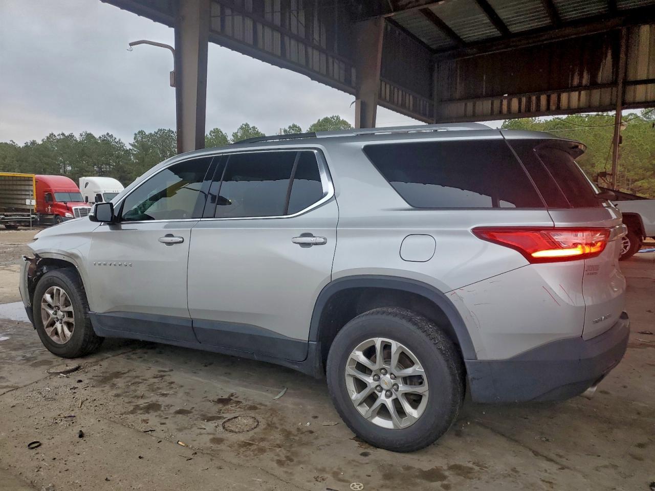 2018 Chevrolet Traverse Lt - zdjęcie 2