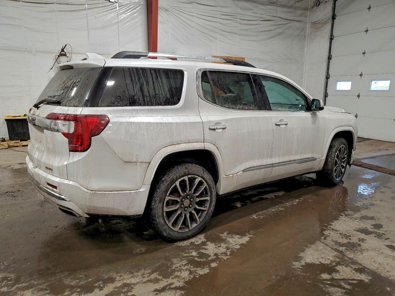 2020 GMC Acadia Denali - zdjęcie 3