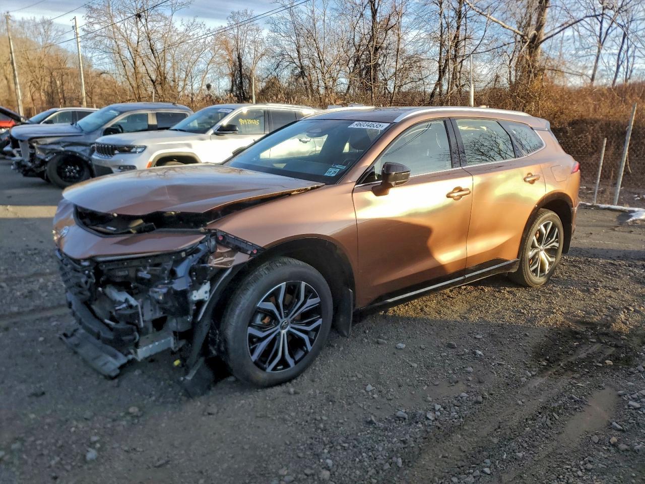 2025 Toyota Crown Signia Xle - zdjęcie główne