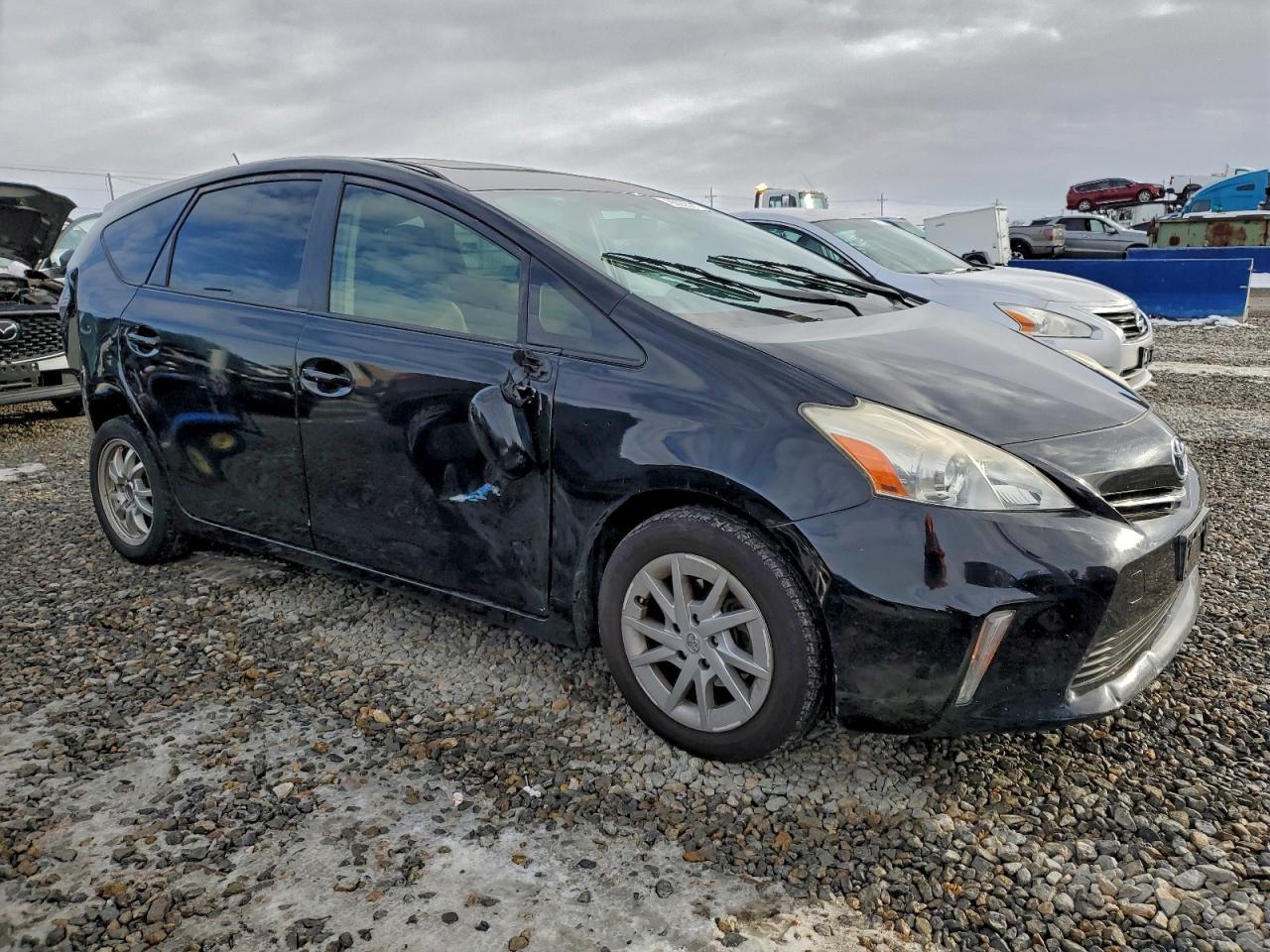 2014 Toyota Prius V - zdjęcie 4
