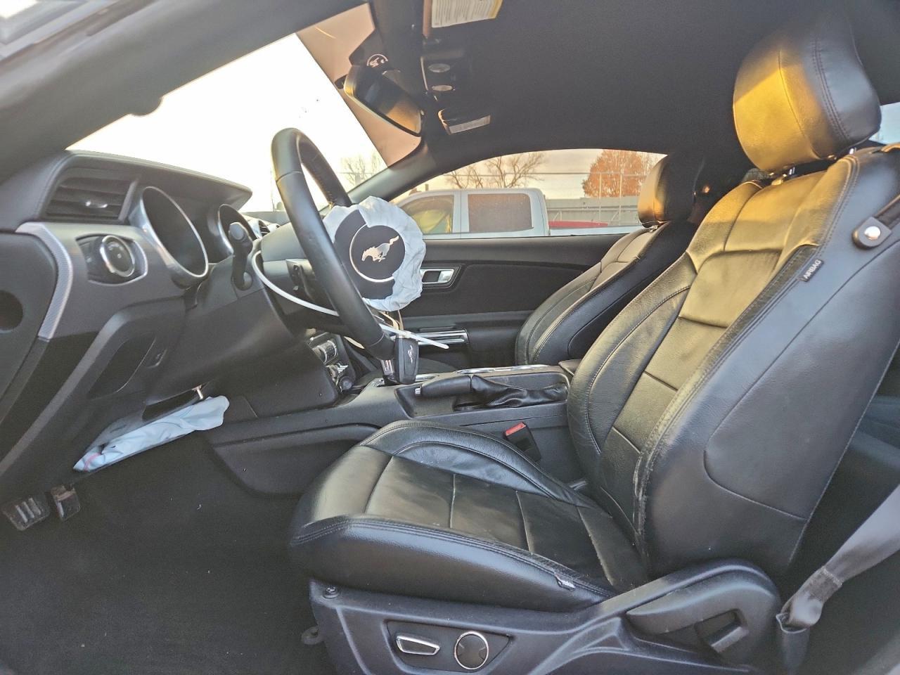 2019 Ford Mustang - zdjęcie 7