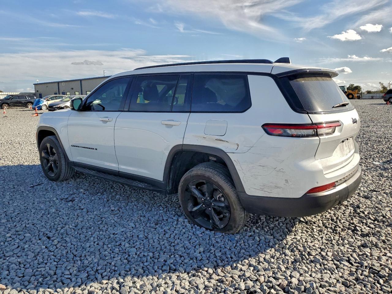 2025 Jeep Grand Cherokee L Laredo - zdjęcie 2