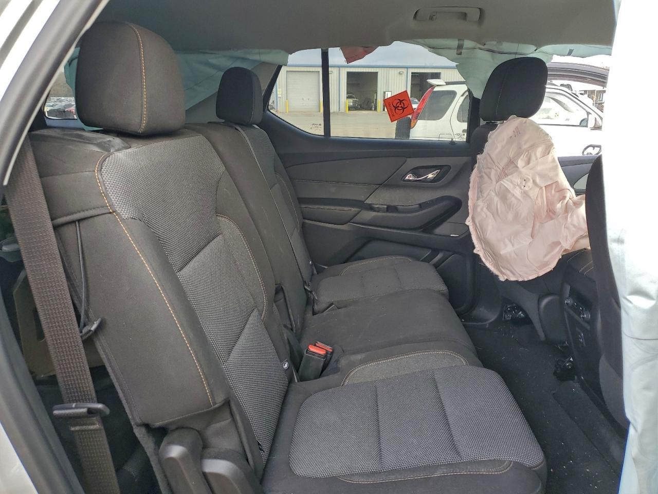 2021 Chevrolet Traverse Ls - zdjęcie 11