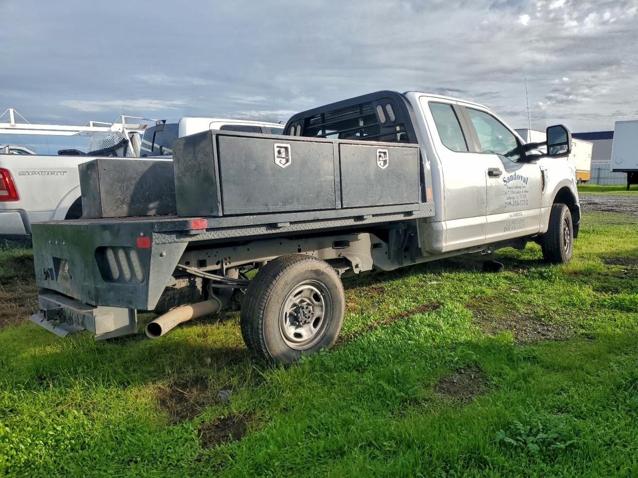 2020 Ford F250 Super Duty - zdjęcie 3