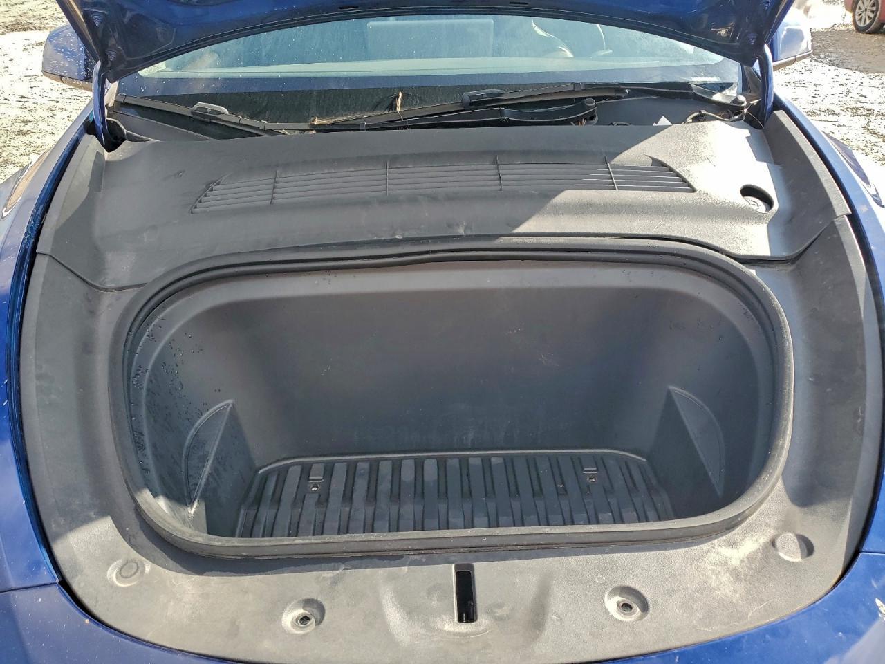 2024 Tesla Model Y - zdjęcie 11