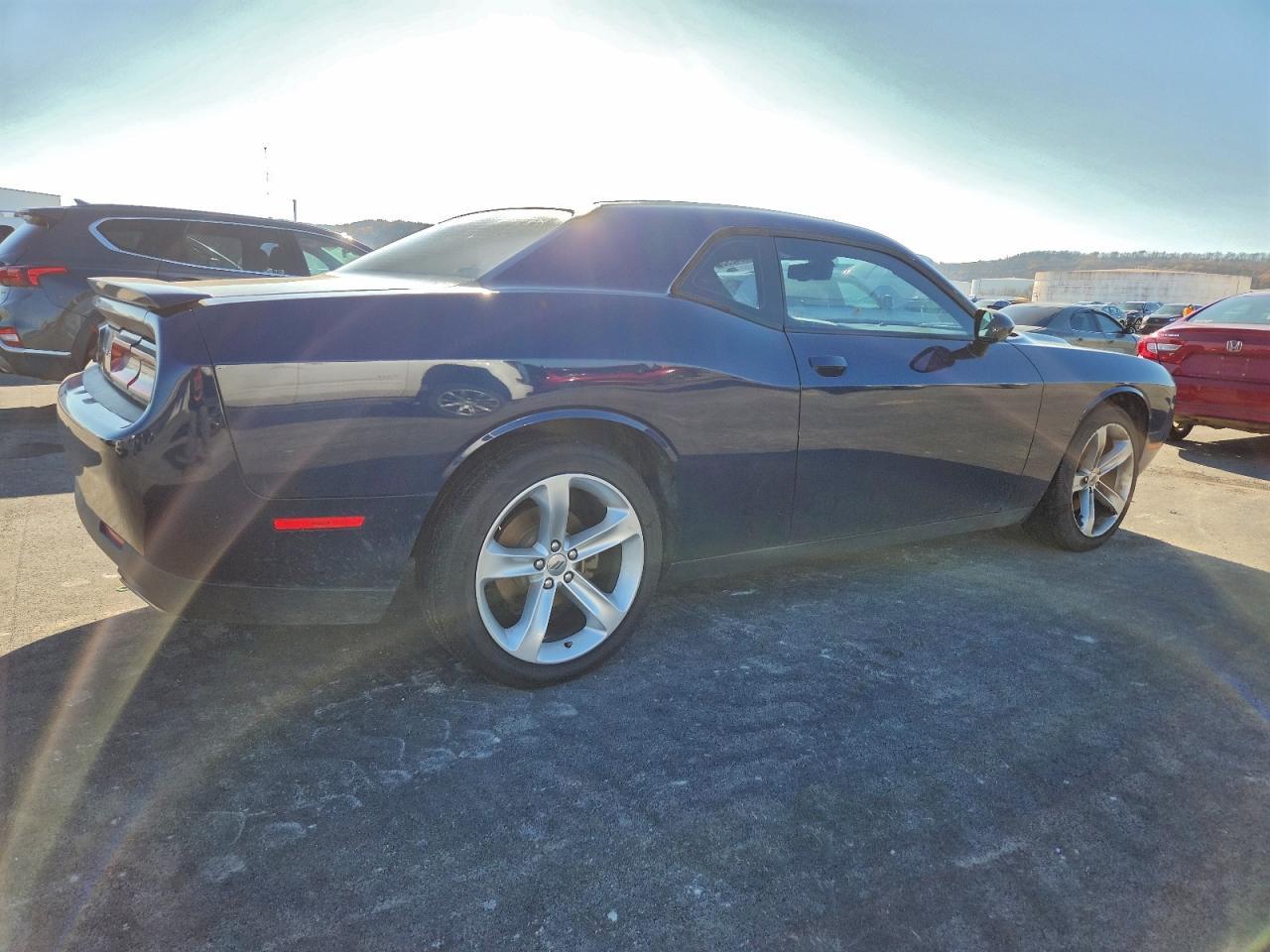 2017 Dodge Challenger Sxt - zdjęcie 3