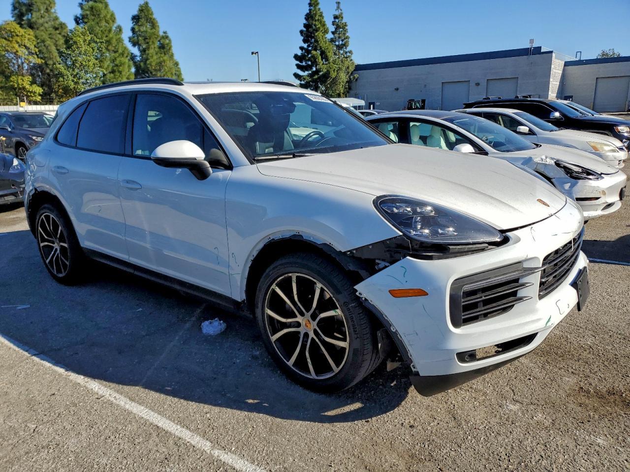 2022 Porsche Cayenne S - zdjęcie 4