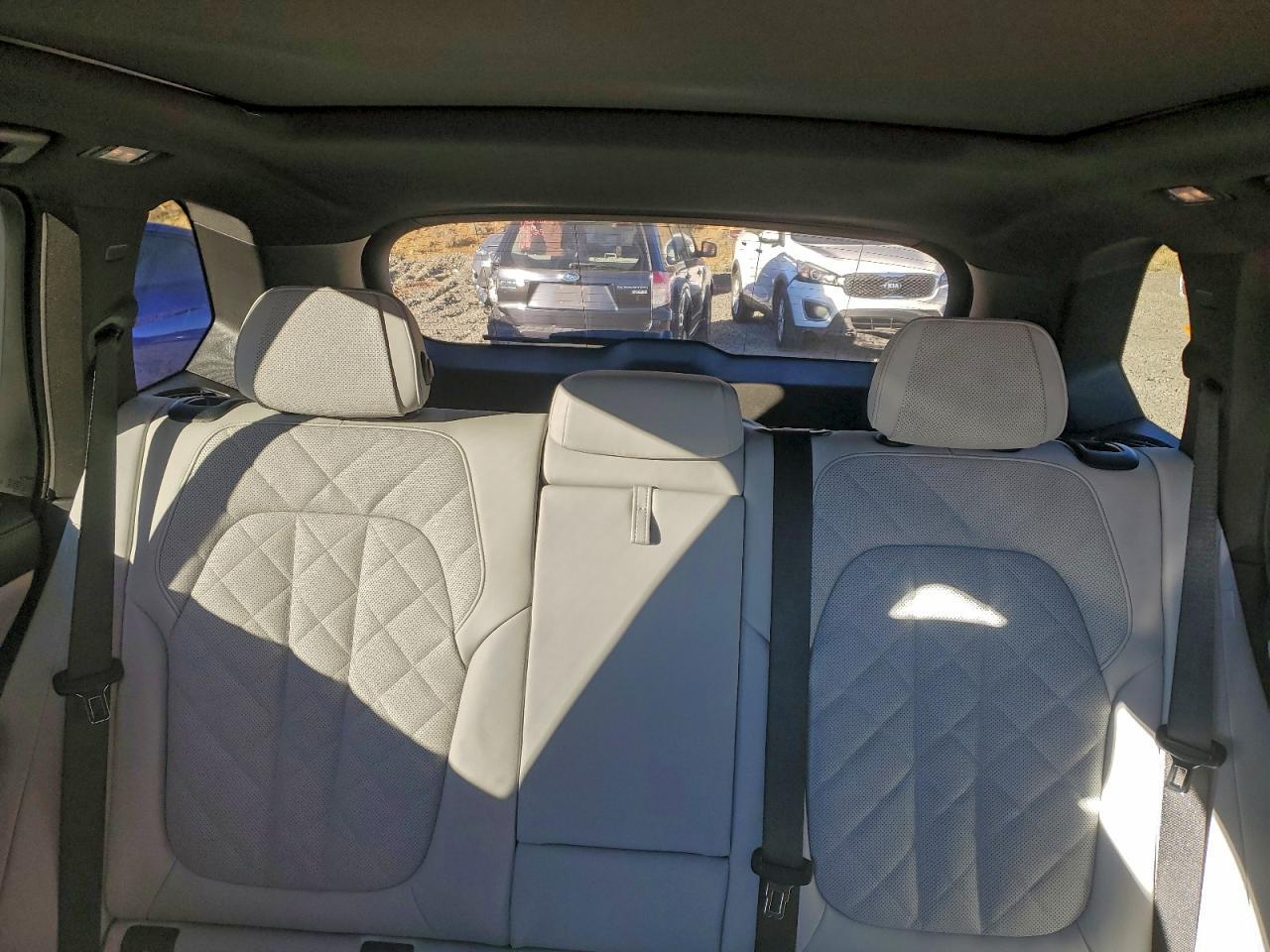 2026 BMW X5 xDrive50E - zdjęcie 10