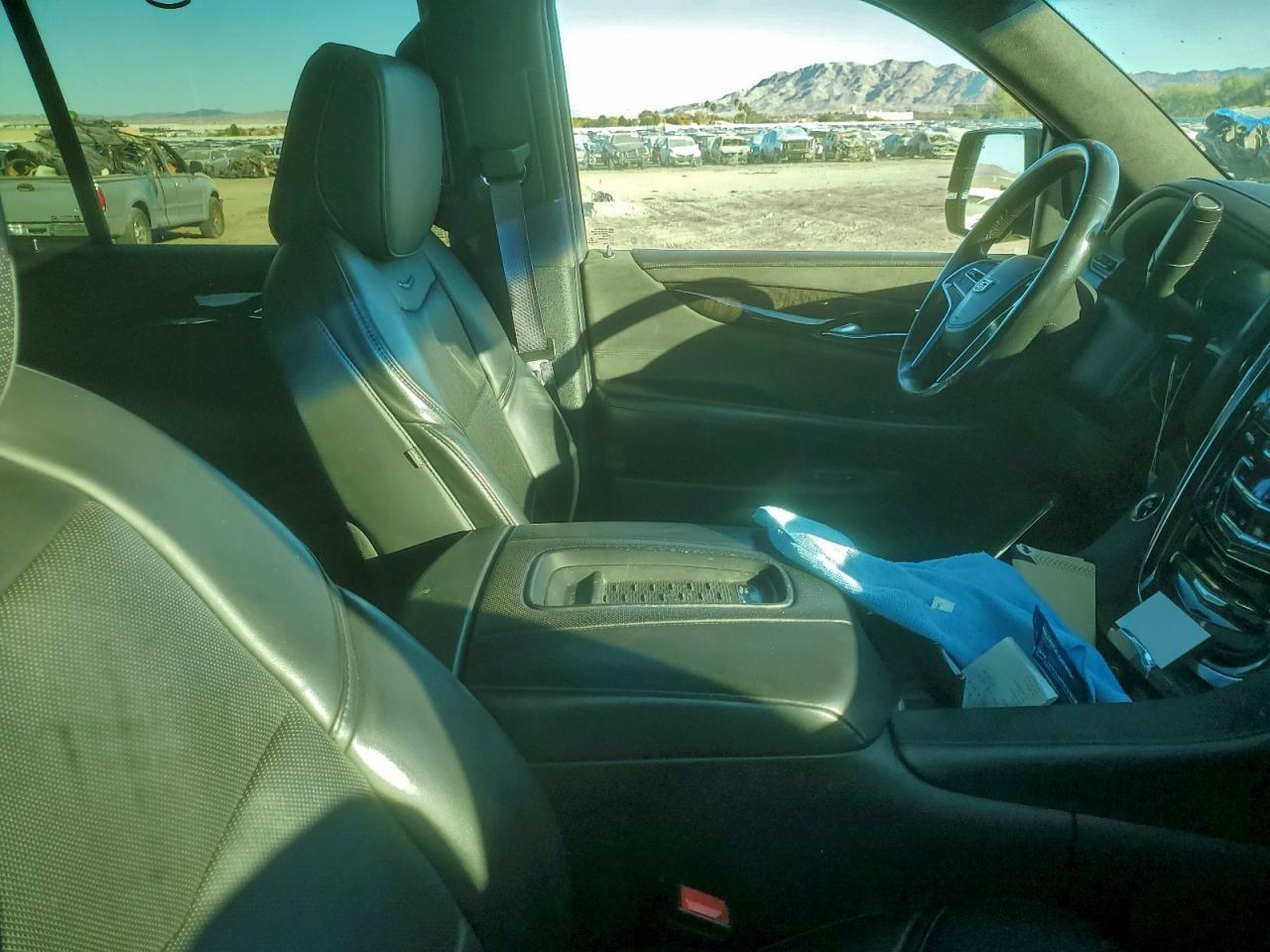 2016 Cadillac Escalade Platinum - zdjęcie 13