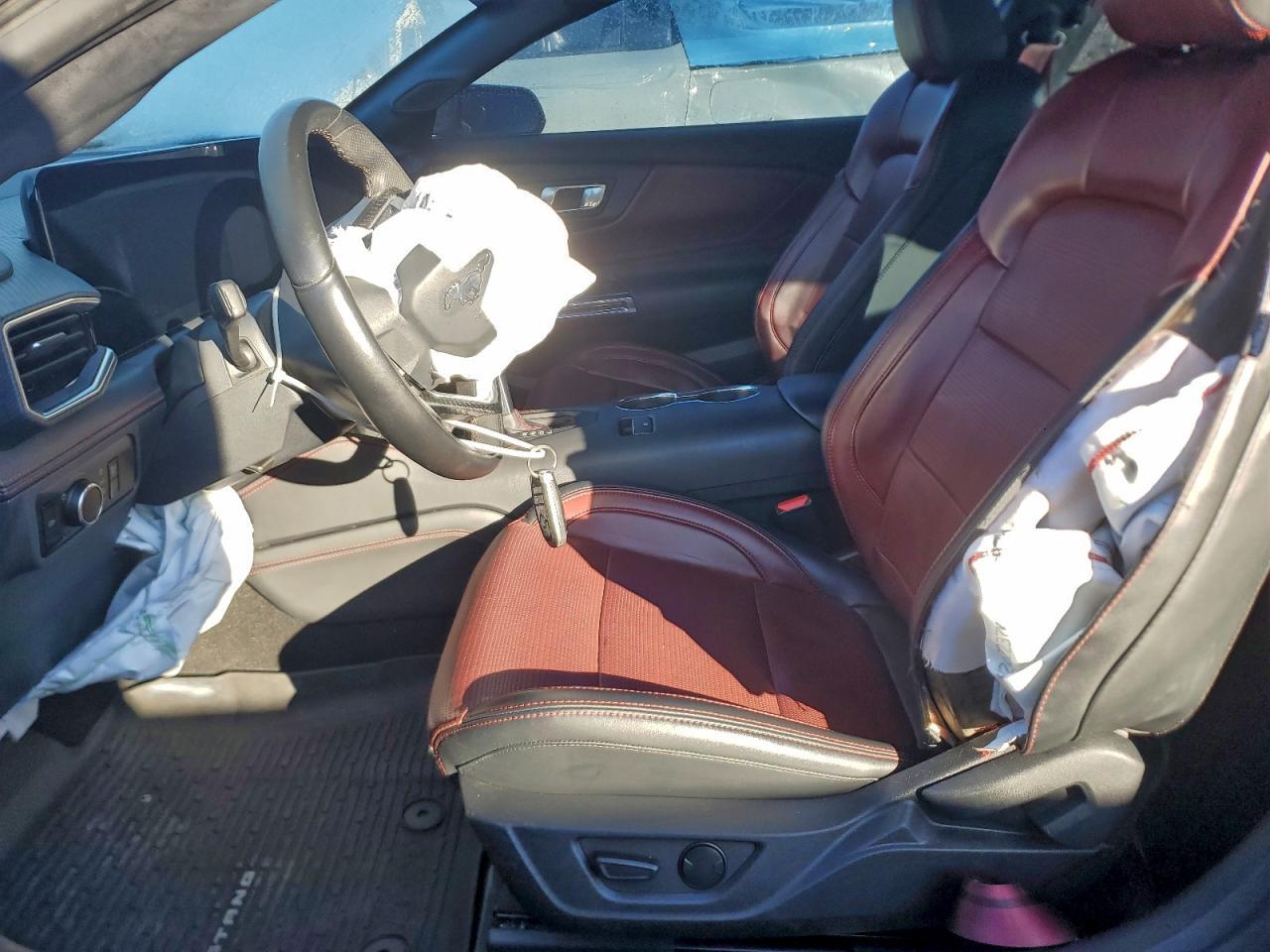 2024 Ford Mustang - zdjęcie 7