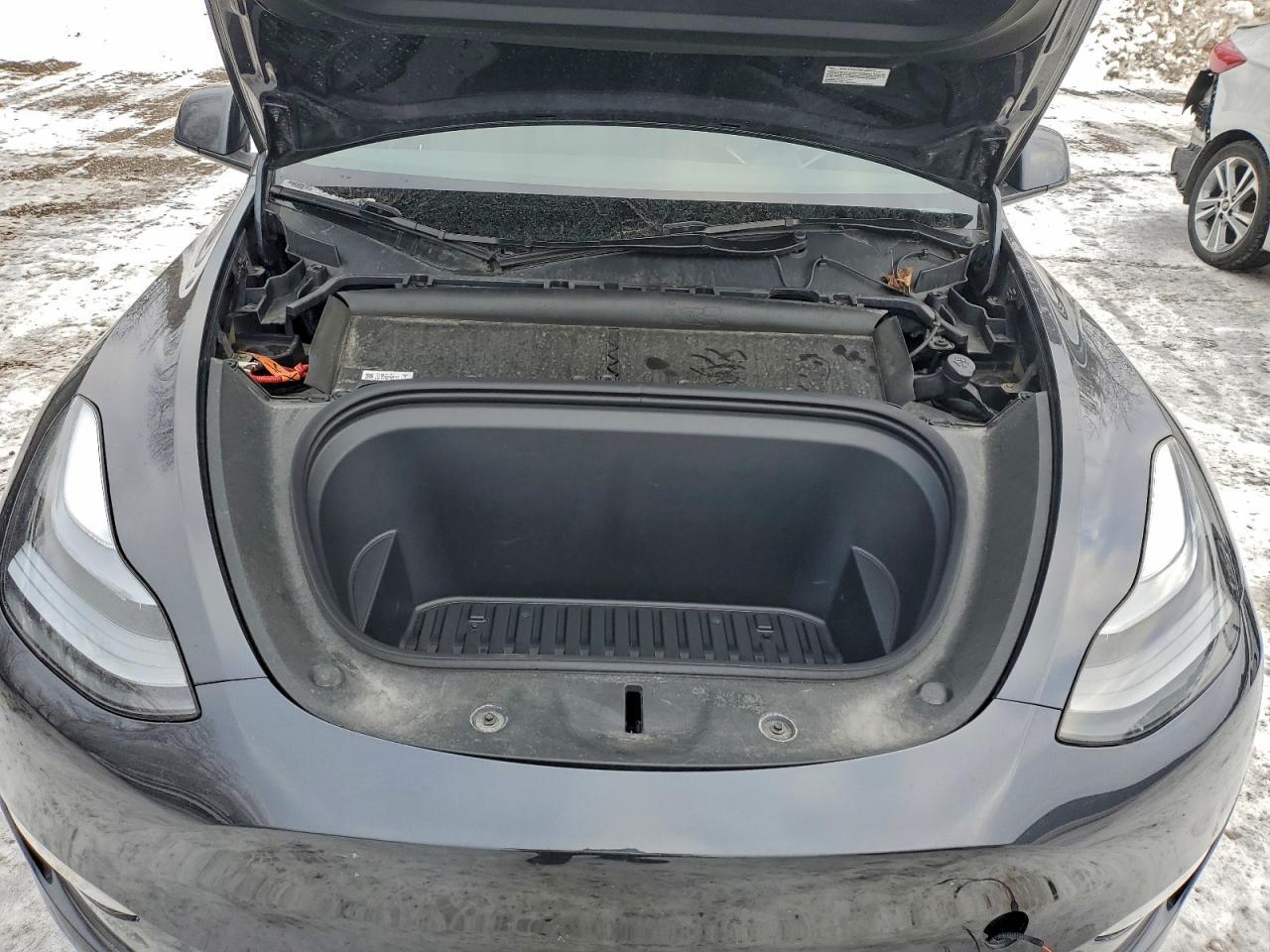 2024 Tesla Model Y - zdjęcie 11
