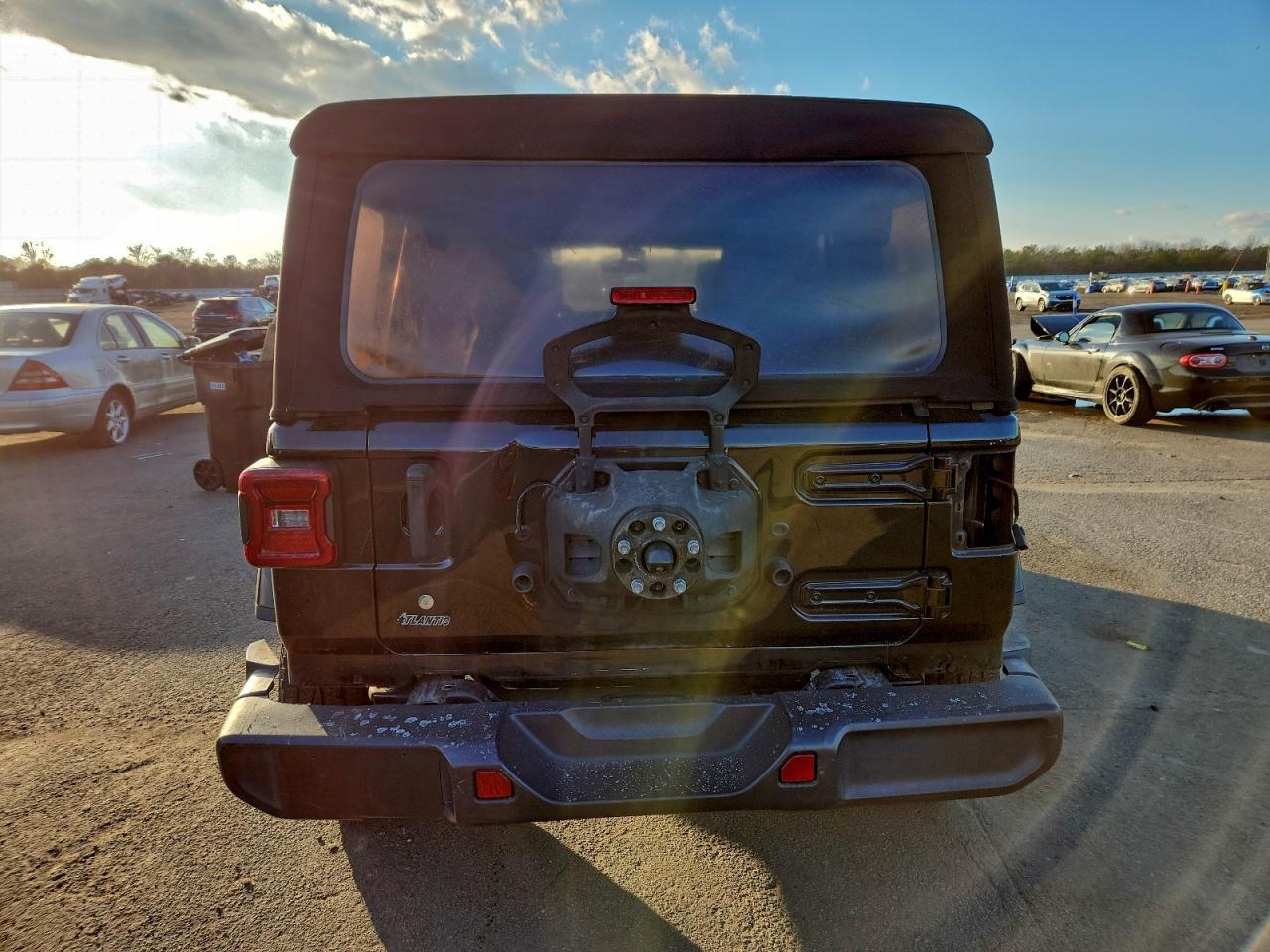 2018 Jeep Wrangler Unlimited Sahara - zdjęcie 6