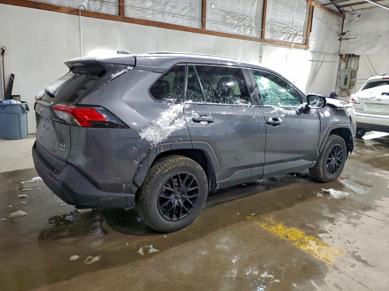 2021 Toyota Rav4 Xle - zdjęcie 3