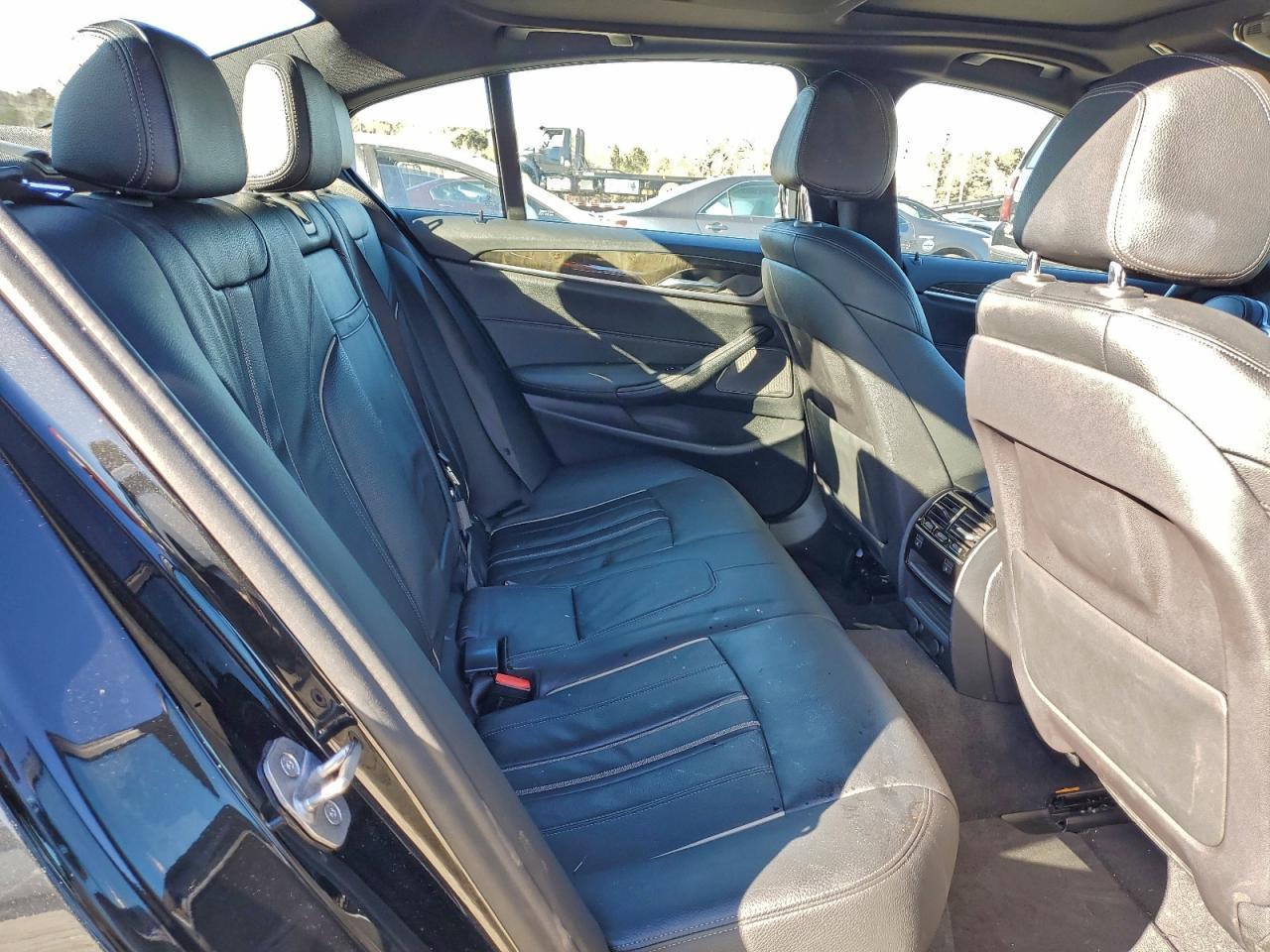 2019 BMW Seria 5 540i - zdjęcie 10
