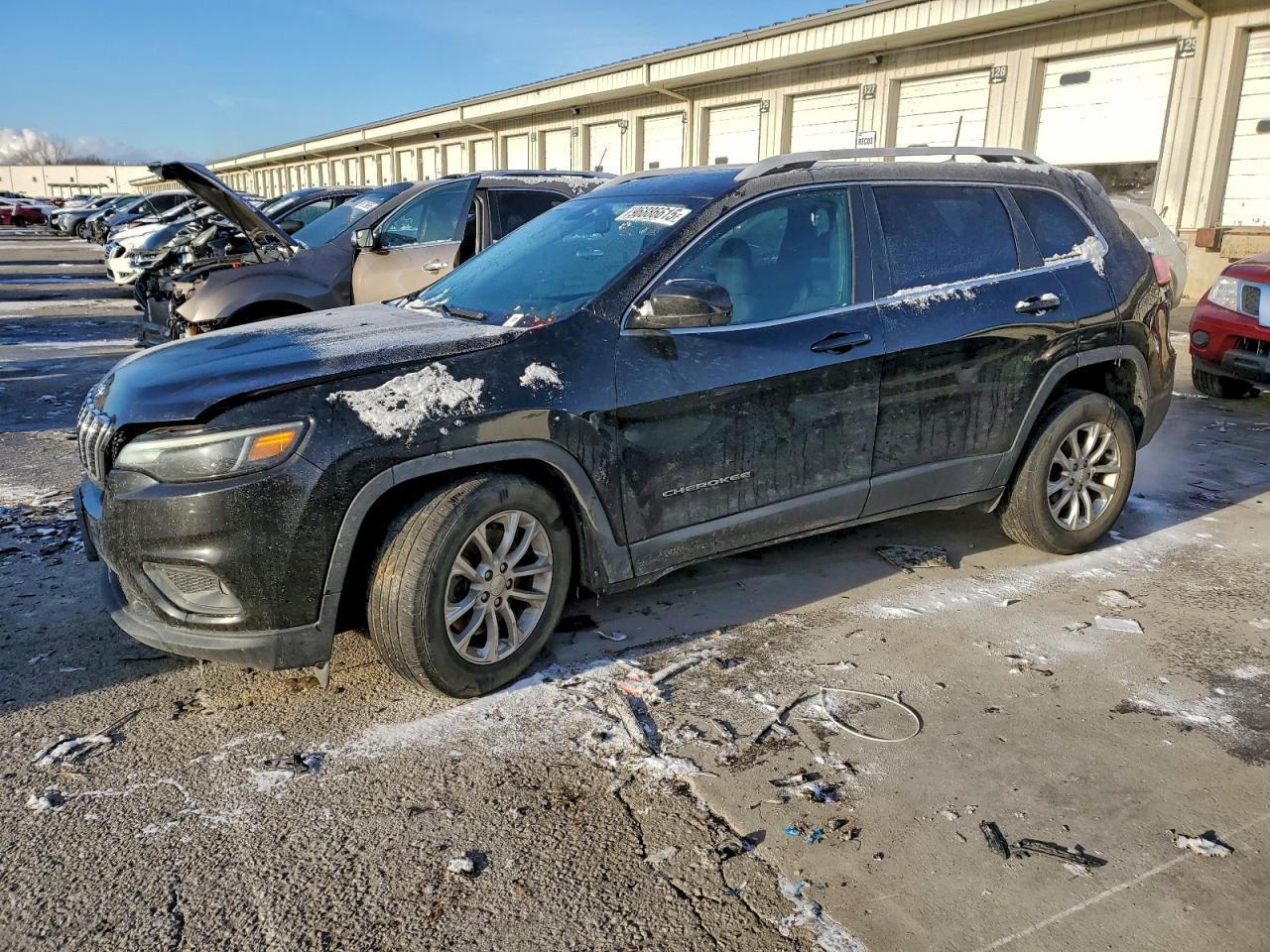 2019 Jeep Cherokee Latitude - zdjęcie główne