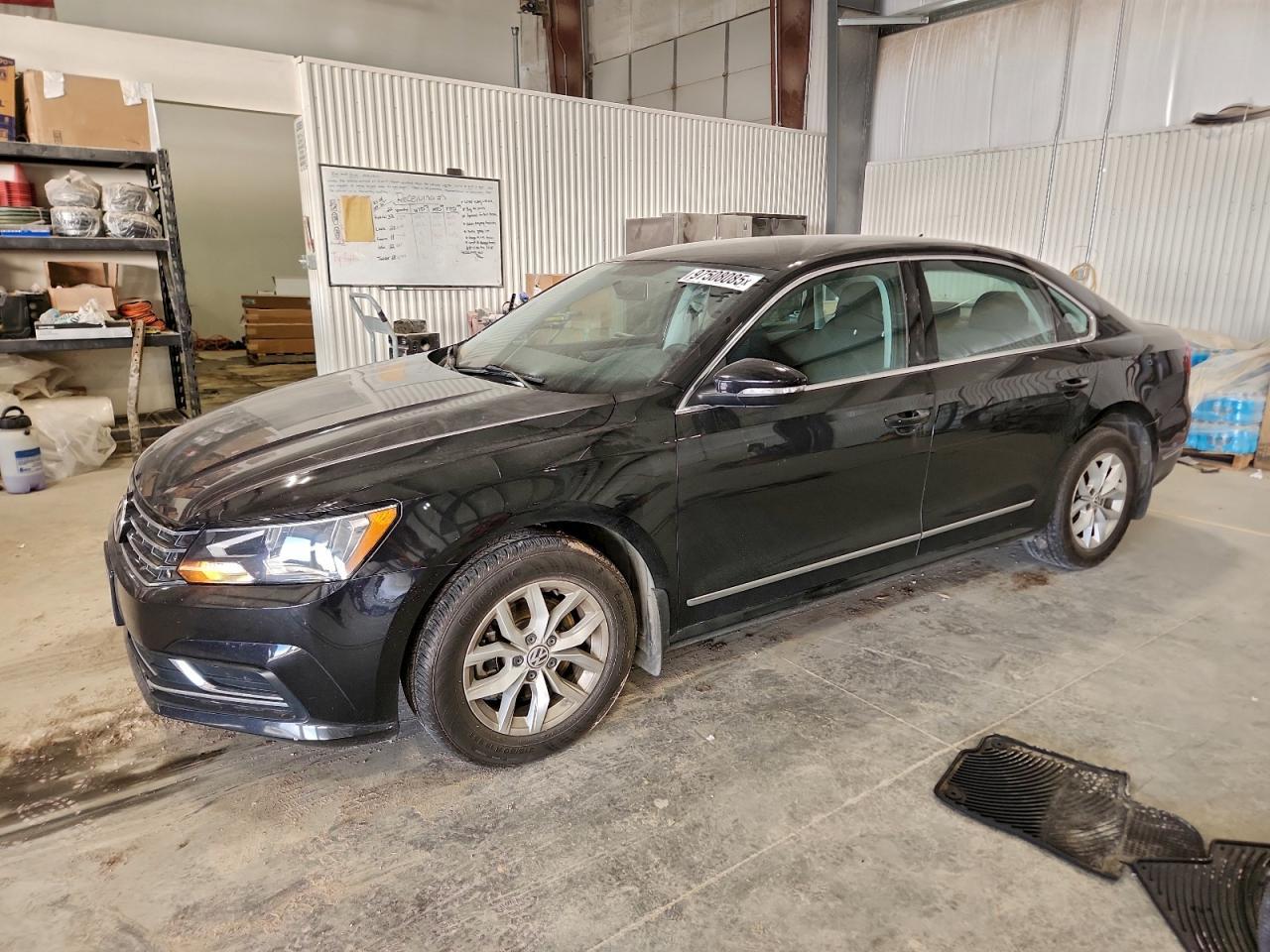 2017 Volkswagen Passat S - zdjęcie główne