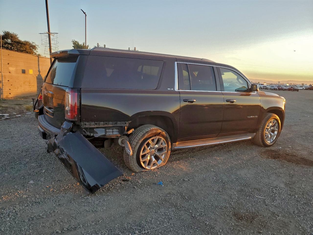 2015 GMC Yukon Xl C1500 Sle - zdjęcie 3