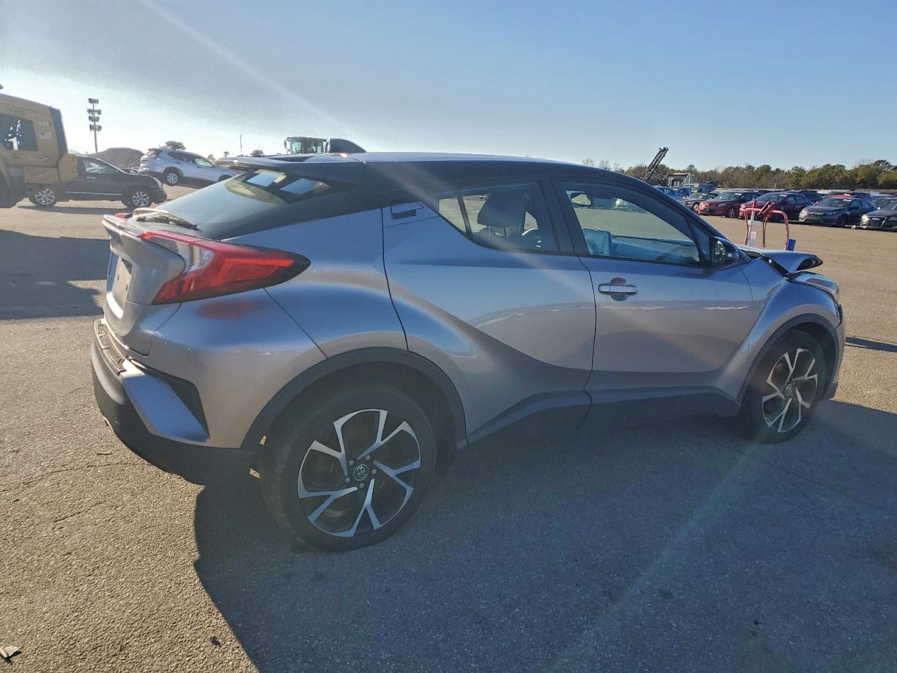 2019 Toyota C-Hr Xle - zdjęcie 3