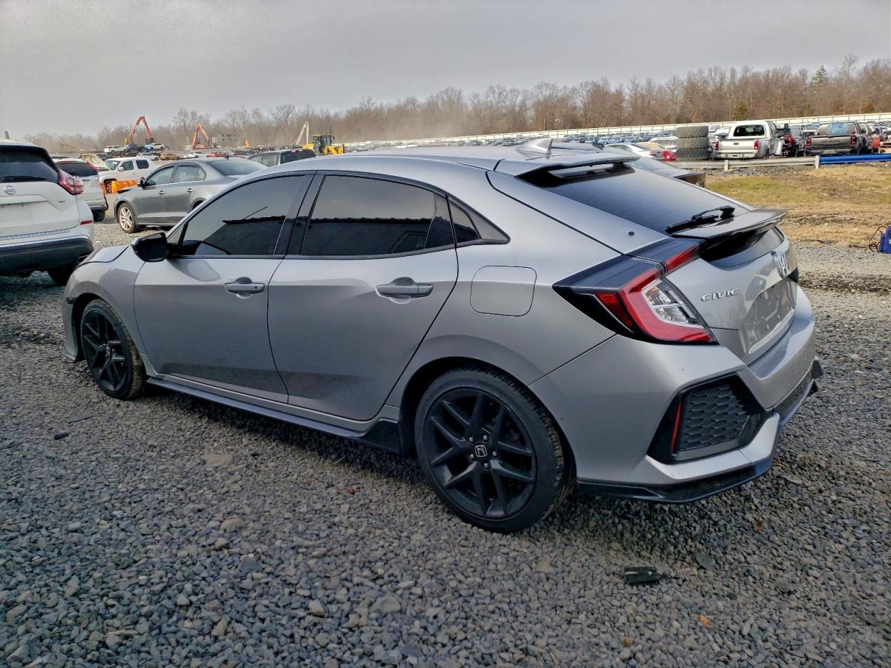 2018 Honda Civic Sport - zdjęcie 2