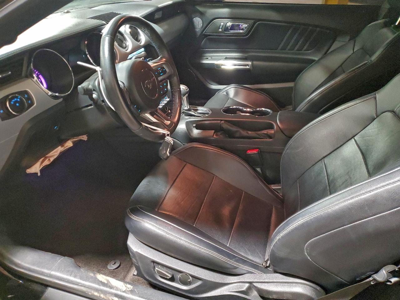 2015 Ford Mustang - zdjęcie 7