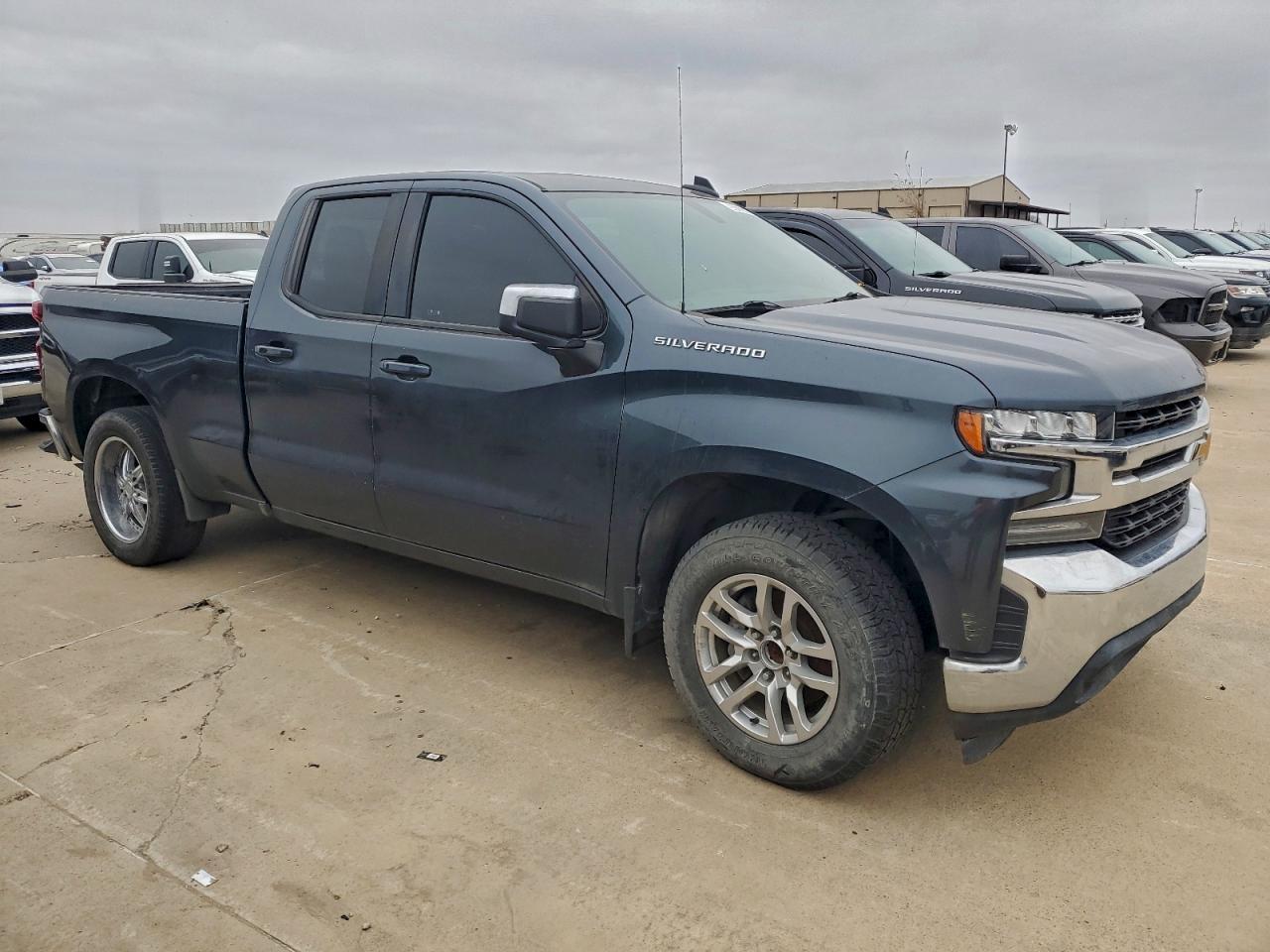 2020 Chevrolet Silverado C1500 Lt - zdjęcie 4