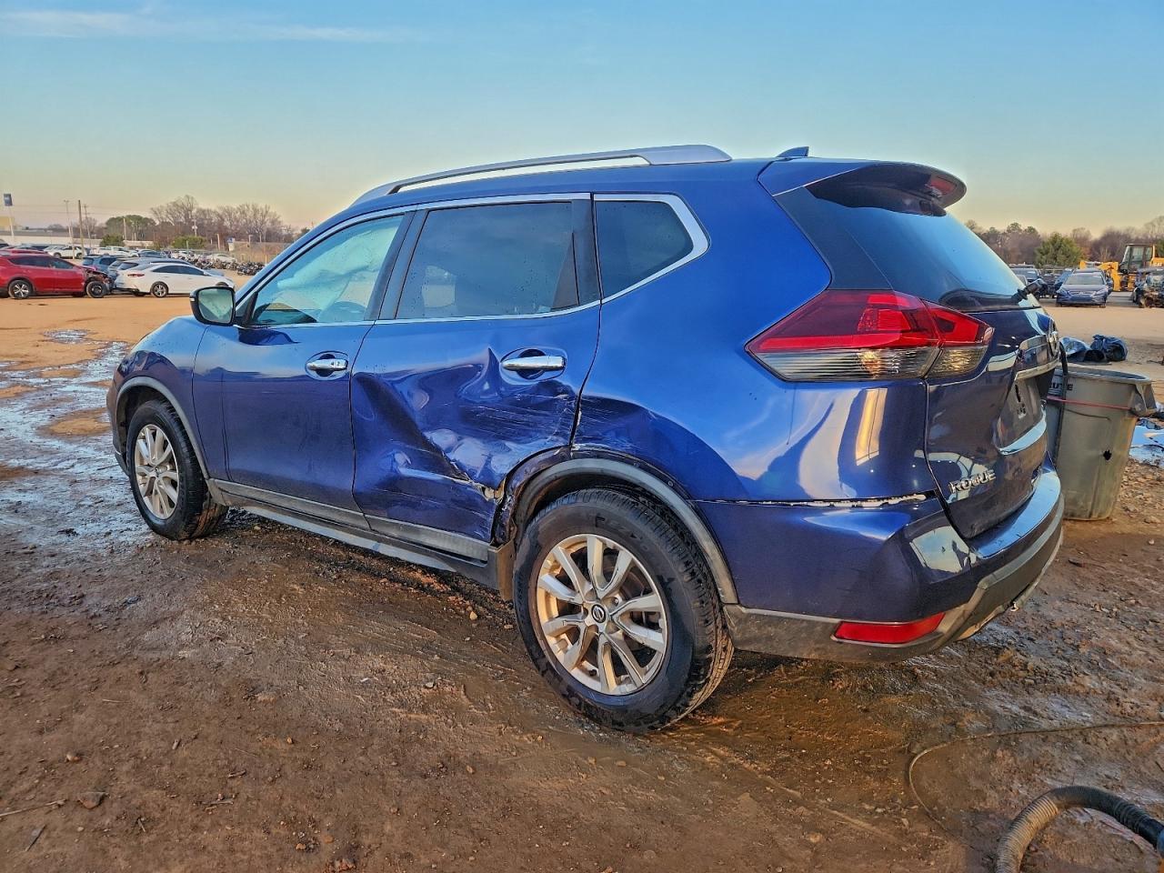 2018 Nissan Rogue S - zdjęcie 2